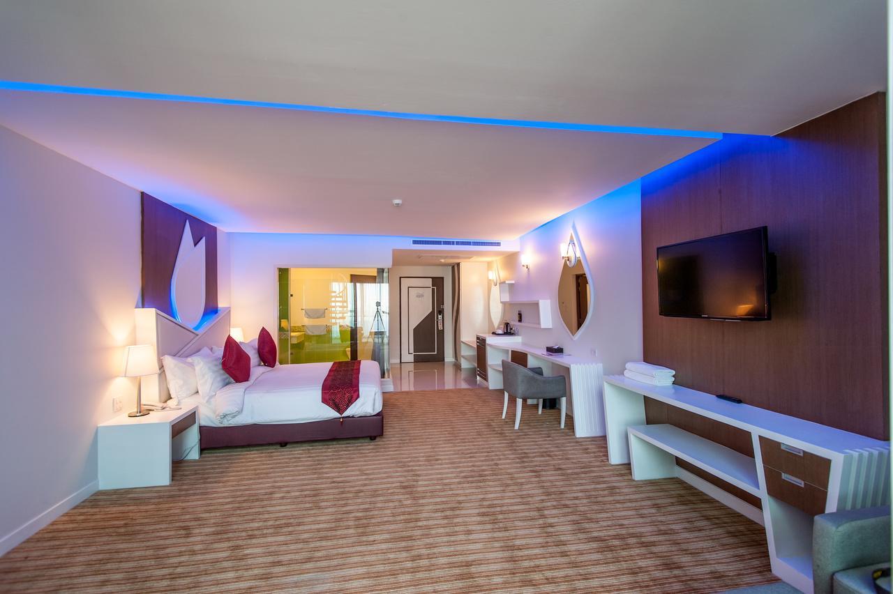 The Paradiso Jk Design Hotel Накхонсаван Экстерьер фото